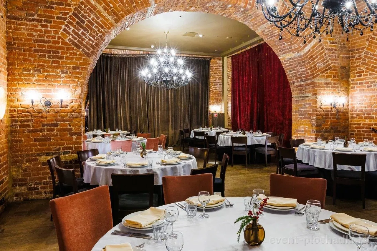 Palace Bridge Hotel — Главный ресторан — зал в отеле в Санкт-Петербурге