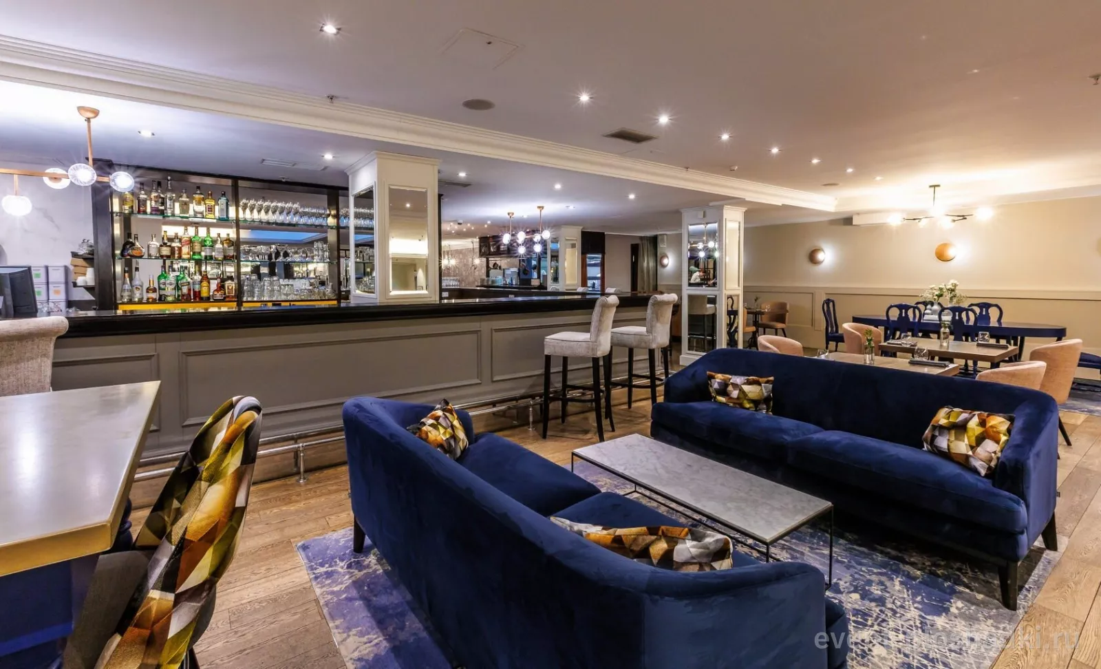 Vasilievsky Hotel — Ресторан, Арт-рум и Библиотека — зал в отеле в Санкт-Петербурге — фото 1