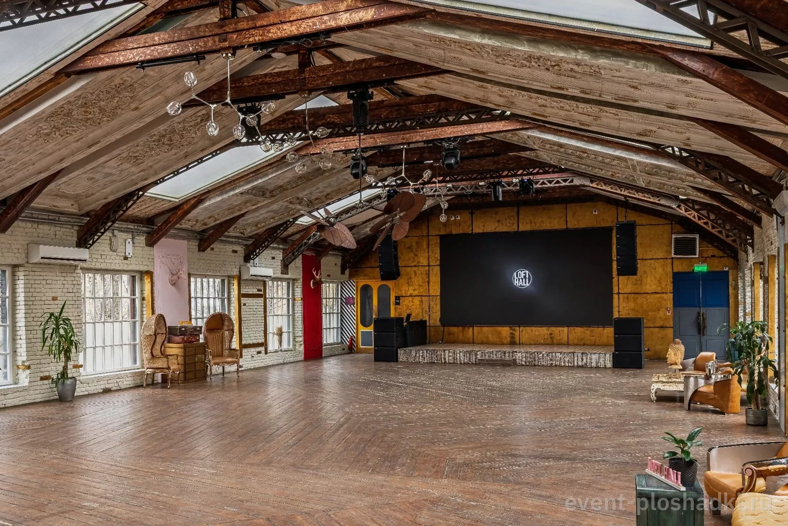 LOFT HALL #4 — Banksy Hall — лофт в Москве — фото 4
