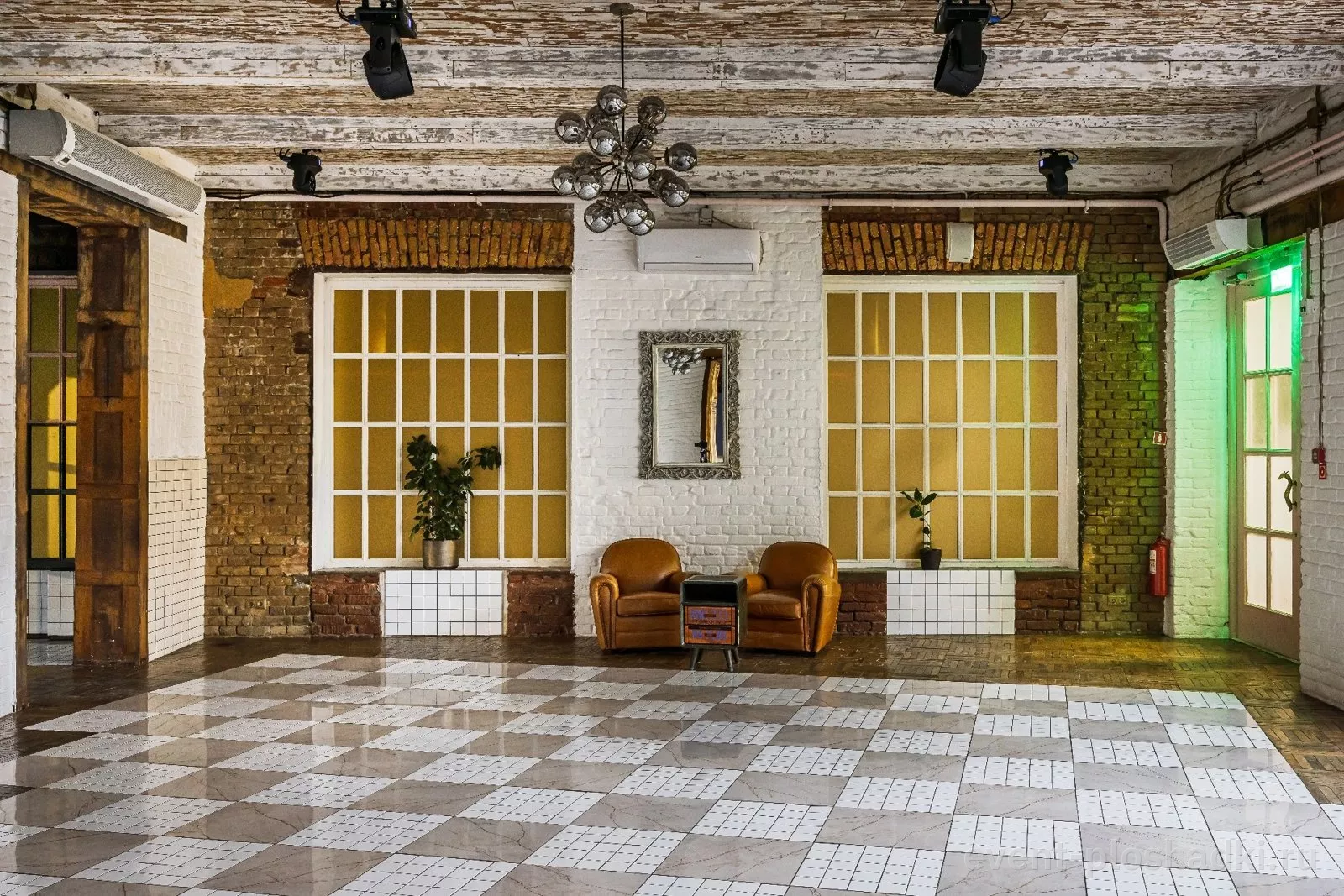 LOFT HALL #4 — Mondrian — лофт в Москве — фото 3