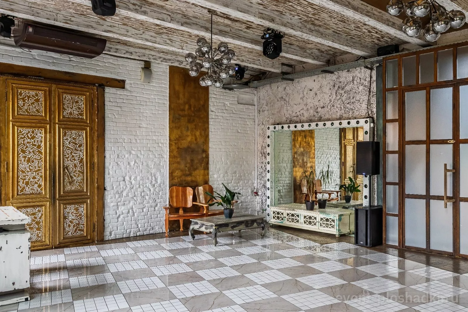 LOFT HALL #4 — Mondrian — лофт в Москве — фото 5