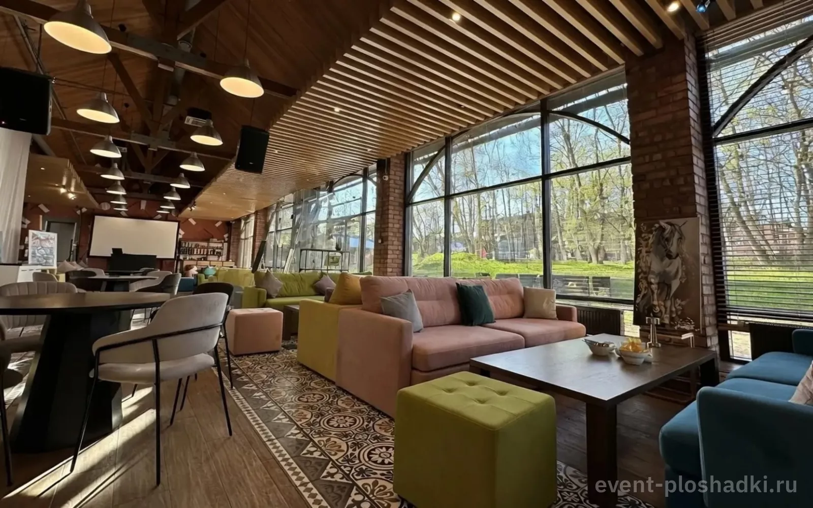 Palmira Garden — лаунж-бар «Конюшня» — загородная площадка в Москве — фото 3