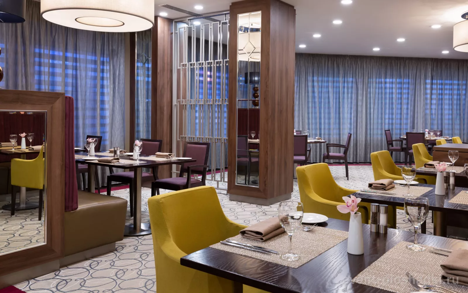 DoubleTree by Hilton — ресторан Emerald — банкетный зал в Тюмени — фото 5