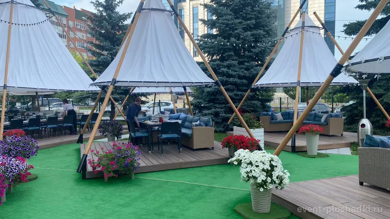 DoubleTree by Hilton — терраса Shater — летняя площадка в Тюмени — фото 3