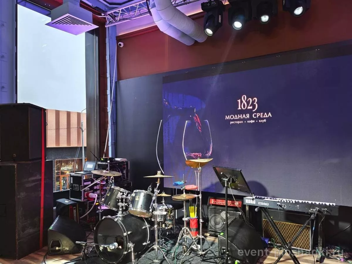 Loft Moscow — Ресторан Модная среда 1823 — банкетный зал в Москве — фото 5