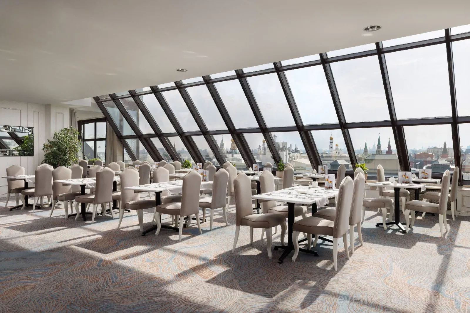 The St. Regis Москва Никольская — Зал «Руфтоп» — зал в отеле в Москве — фото 4