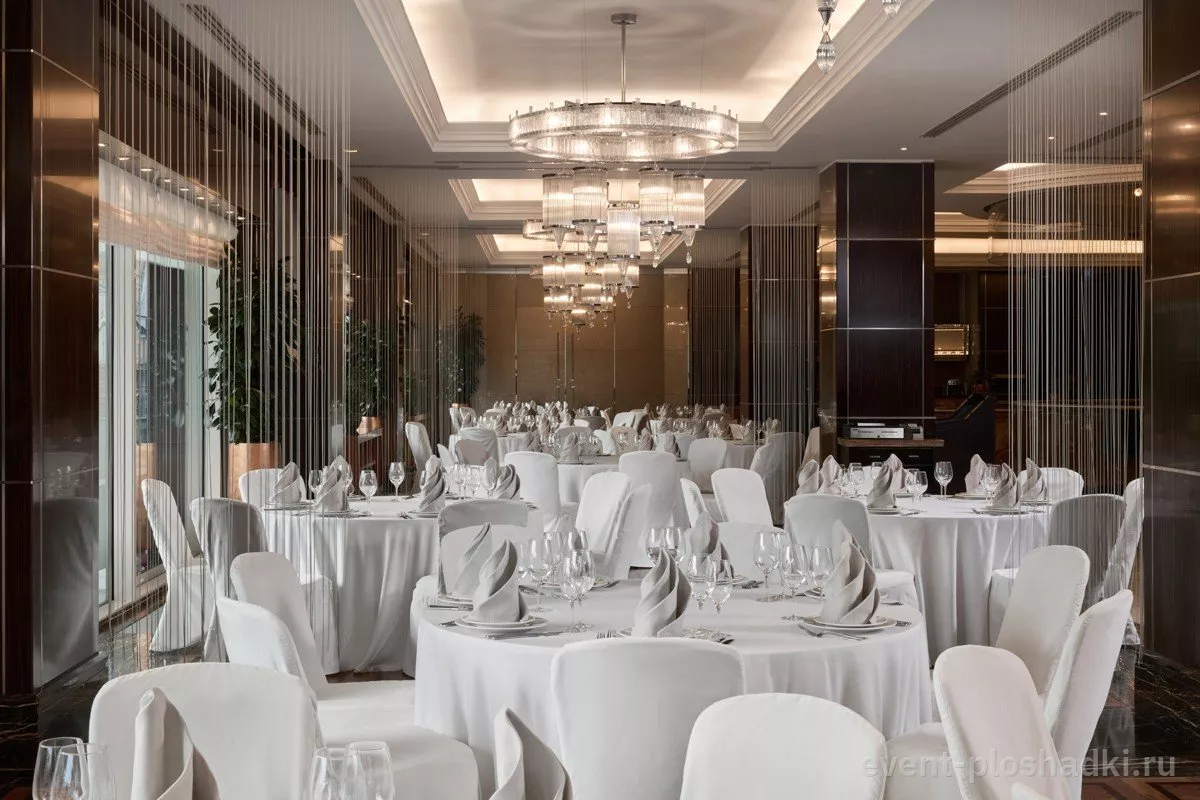 Hotel Continental (бывший InterContinental Москва Тверская) — Ресторан «Татлин» — зал в отеле в Москве — фото 2