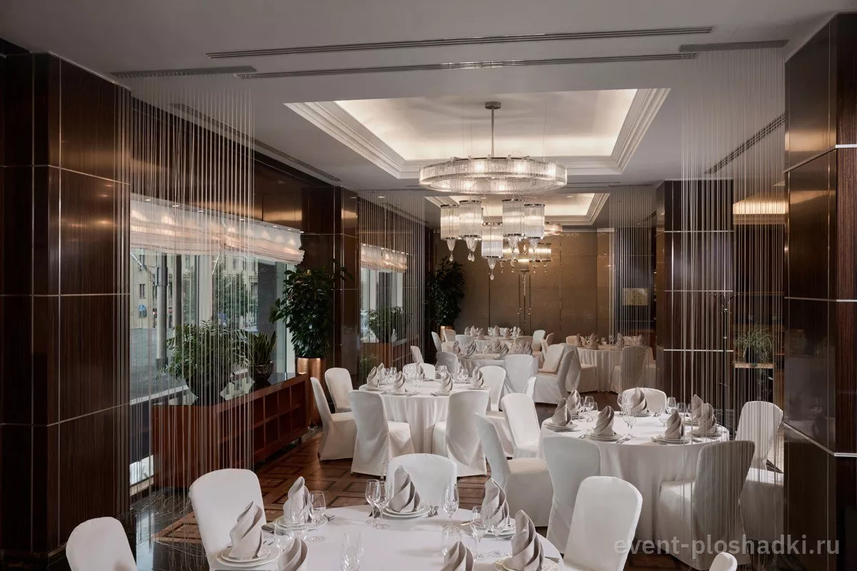 Hotel Continental (бывший InterContinental Москва Тверская) — Ресторан «Татлин» — зал в отеле в Москве — фото 4