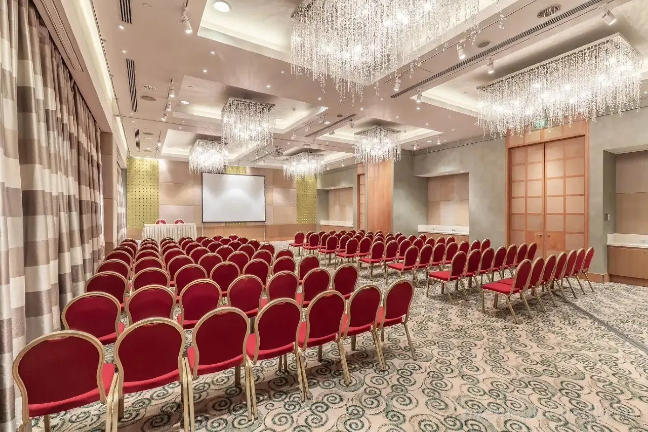 Swissôtel Красные Холмы Москва — Зал «Цюрих» — зал в отеле в Москве — фото 3