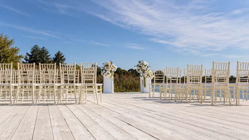 Пляж в Пирогово — шатёр White Podium — летняя площадка в Москве — фото 6