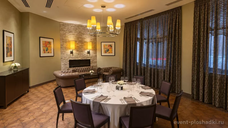 DoubleTree by Hilton — Каминный зал — банкетный зал в Тюмени