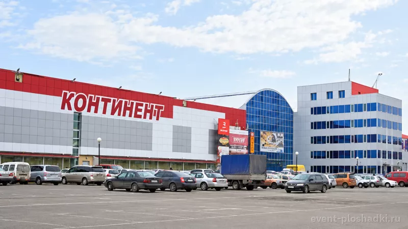 Площадь у ТК «Континент» — летняя площадка в Омске