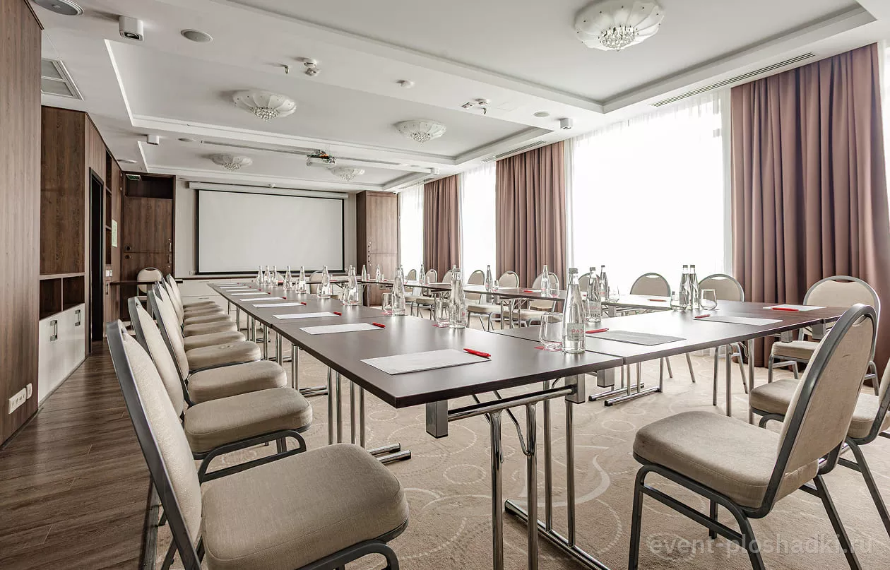 Ramada Новосибирск — Зал «Кедровый» — зал в отеле в Новосибирске — фото 1