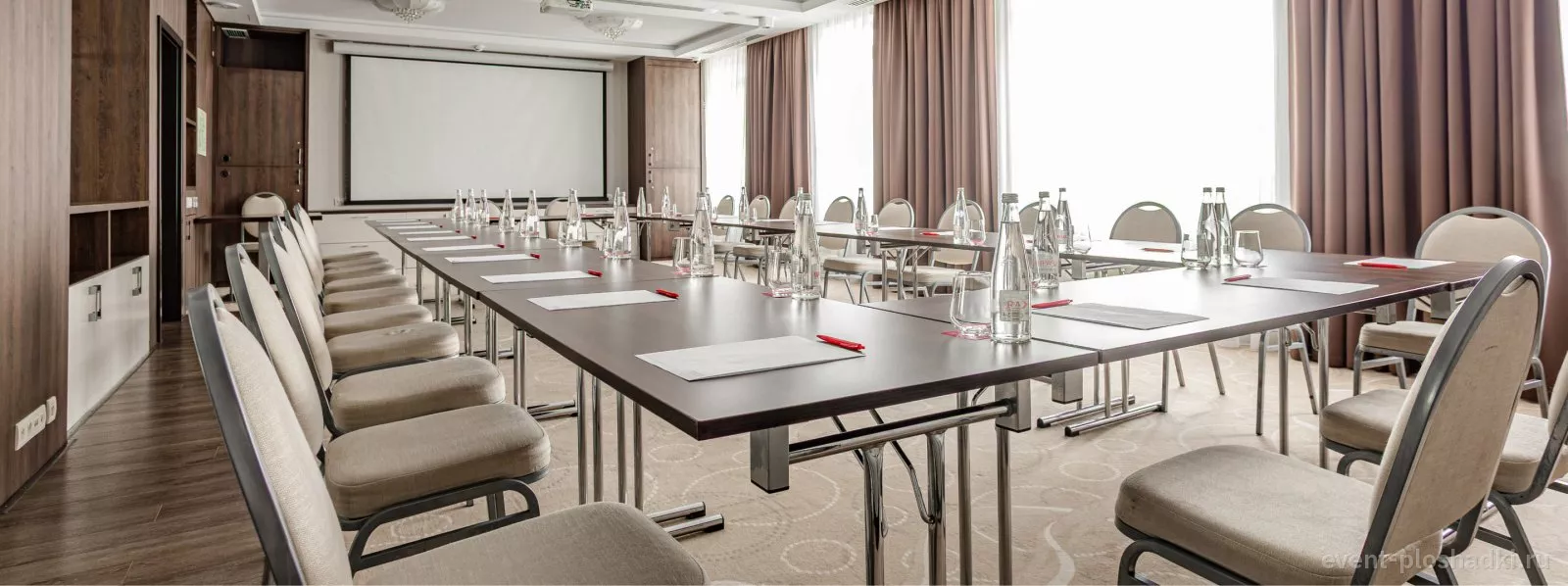 Ramada Новосибирск — Зал «Кедровый» — зал в отеле в Новосибирске — фото 2