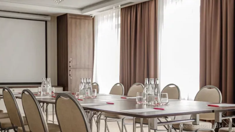 Ramada Новосибирск — Зал «Кедровый» — зал в отеле в Новосибирске — фото 5
