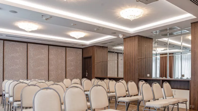 Ramada Новосибирск — Зал «Кедровый» — зал в отеле в Новосибирске — фото 9