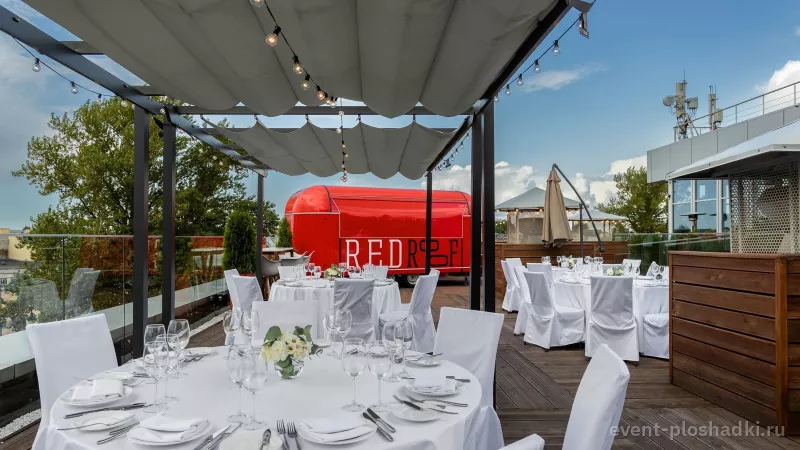 Red Stars Hotel — терраса Red Roof — летняя площадка в Санкт-Петербурге