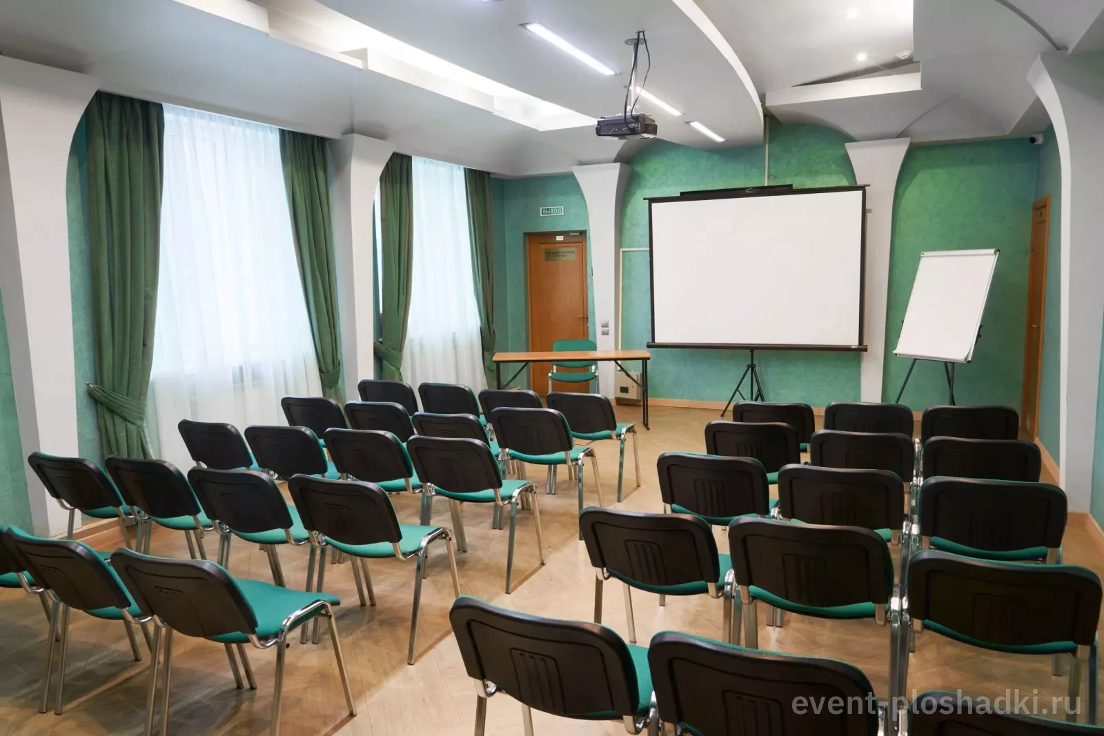 Green Line Hotel — Изумрудный — зал в отеле в Самаре