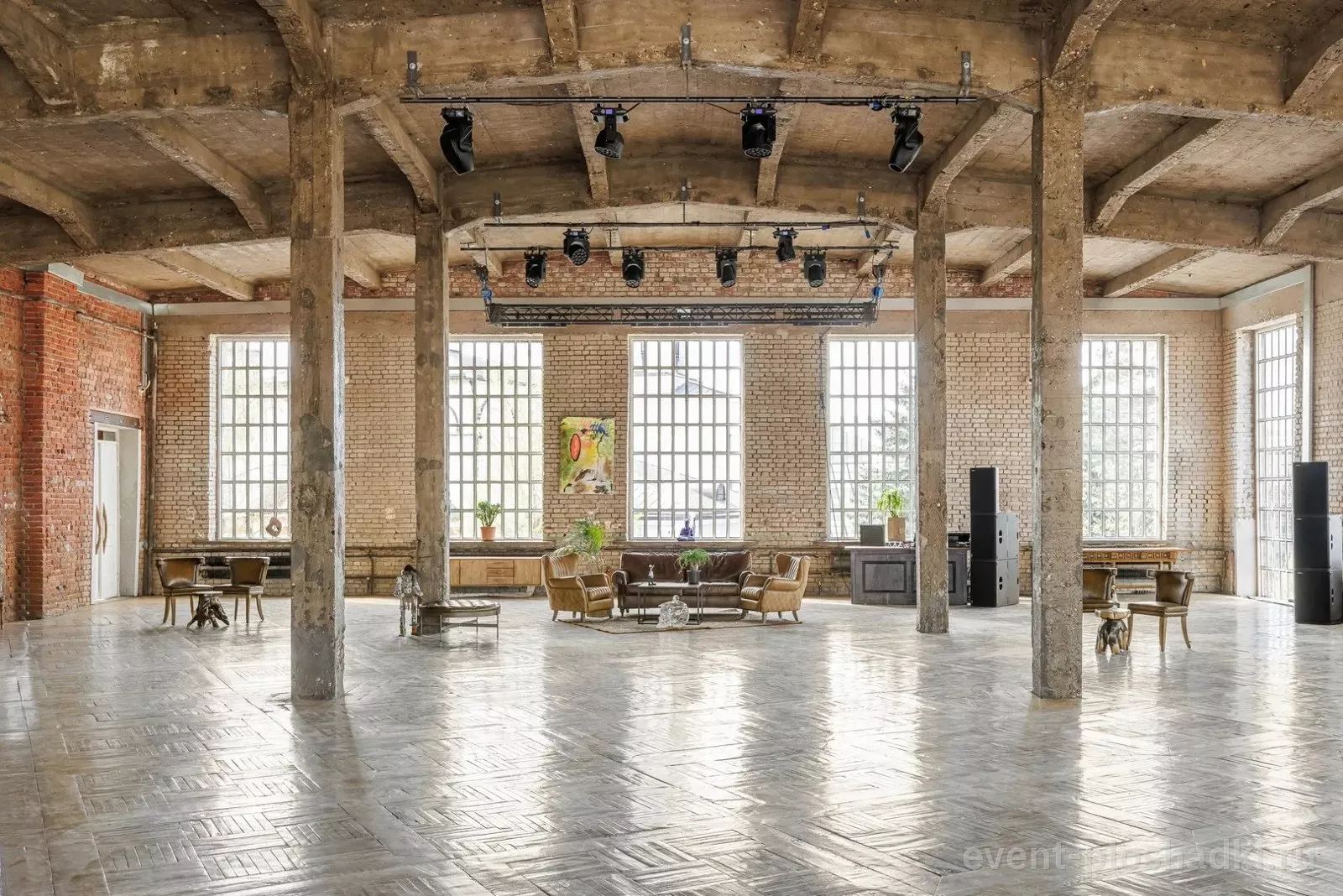 LOFT HALL #1 — Château — лофт в Москве — фото 1
