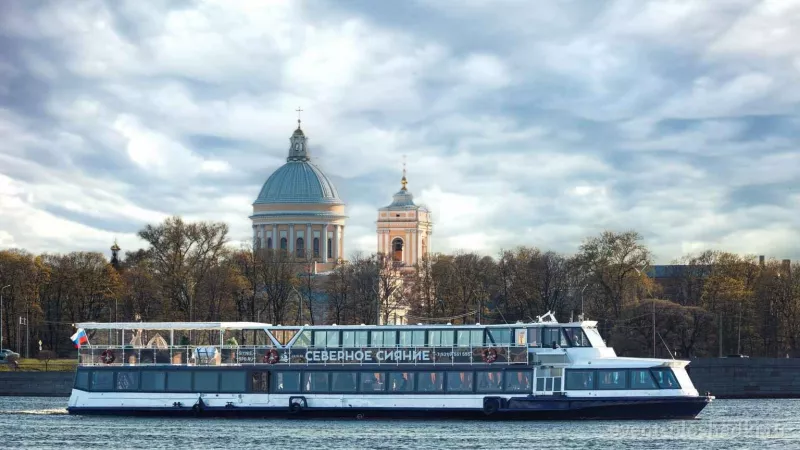 Навигатор — теплоход «Северное сияние» — теплоход в Санкт-Петербурге