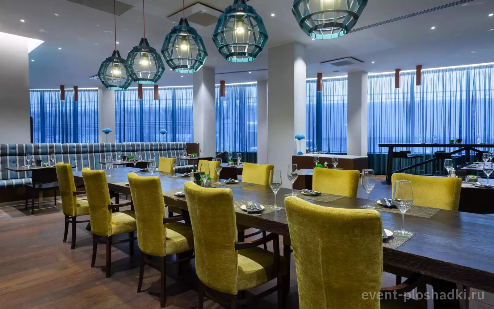 Cosmos Selection Москва Шереметьево Аэропорт (бывший Sheraton Шереметьево) — Ресторан «Стратосфера» — зал в отеле в Москве