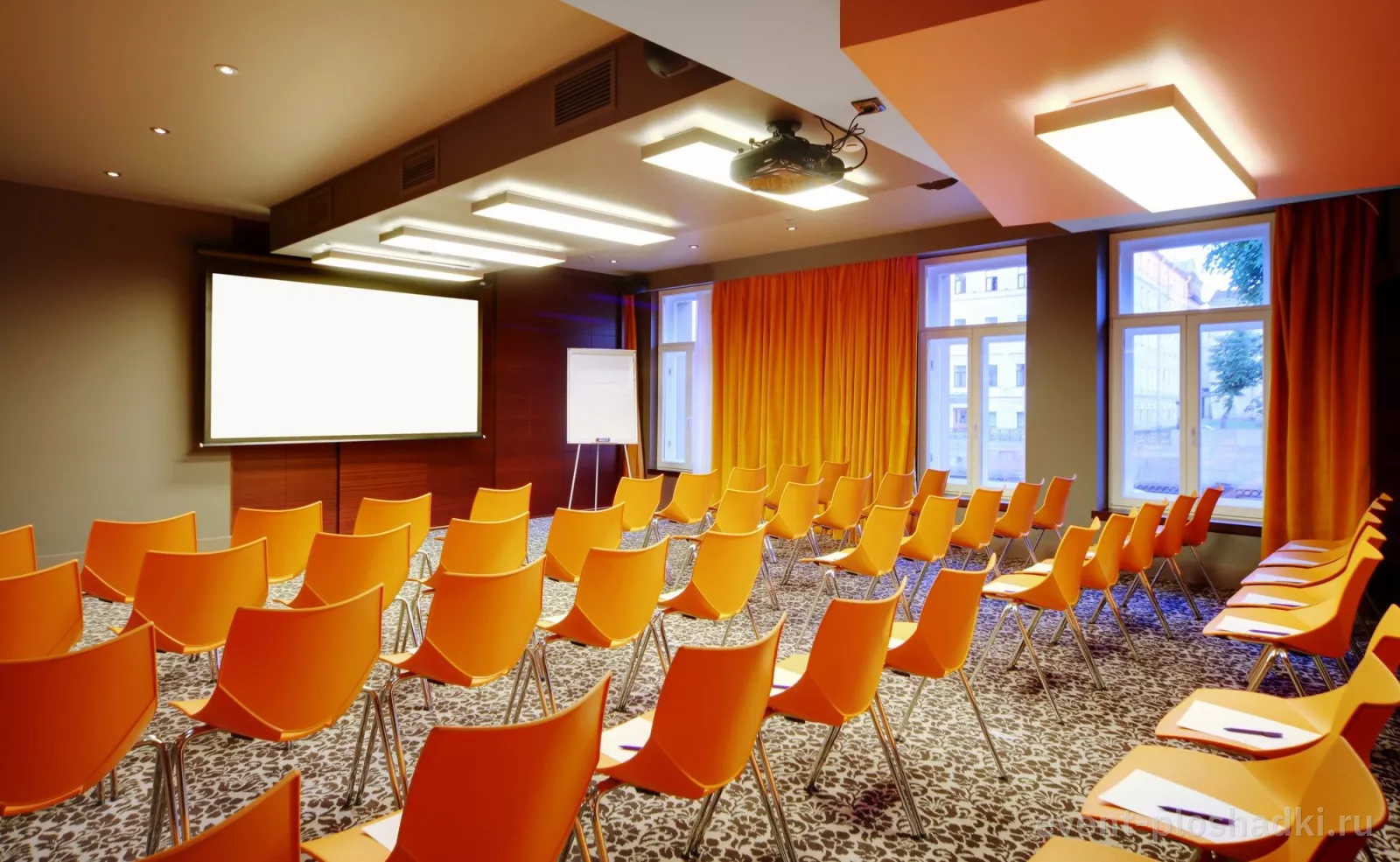 Domina St. Petersburg — Конференц-зал «Atelier99» — конференц-зал в Санкт-Петербурге